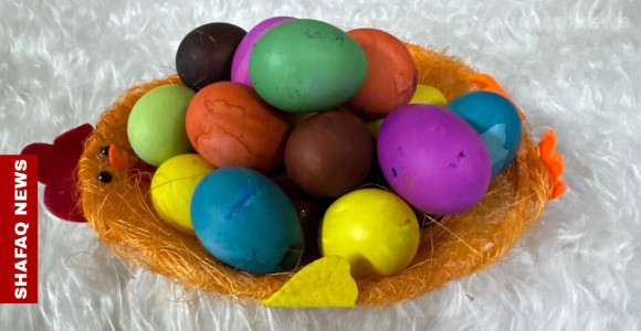 Iraqi Christians mark Easter with egg-dyeing traditions