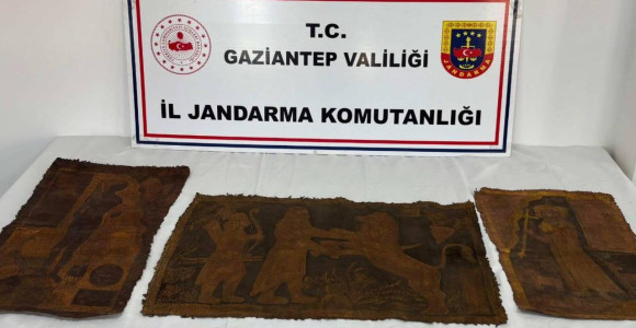 Hebrew gold-inscribed Torahs, manuscripts seized across Türkiye