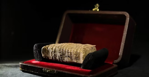 Ancient 4,000-Year-Old Akkadian Tablet Donated to Armenia’s Matenadaran